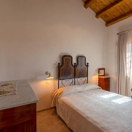 Baglio Il Gelso E L'Ulivo Appartamento Il Carrubo Reitani Exterior photo